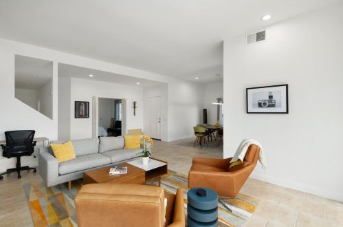 8 Oak Tree Dr, Rancho Mirage CA  92270-1612 exterior