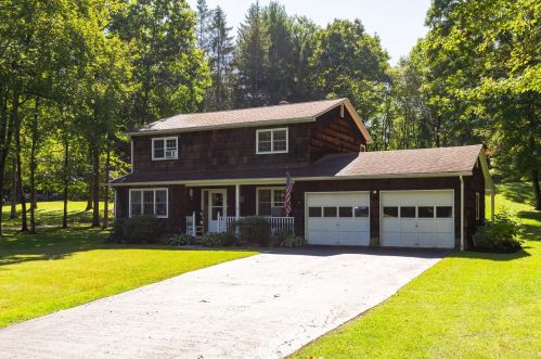 28 Cedar Ln, Rhinebeck, NY 12572-2404