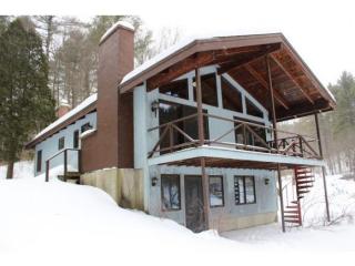 71 Lost Rd, Sunderland, VT 05250-9646