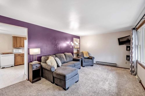 944 Coppens Rd, Green Bay, WI 54303-3865