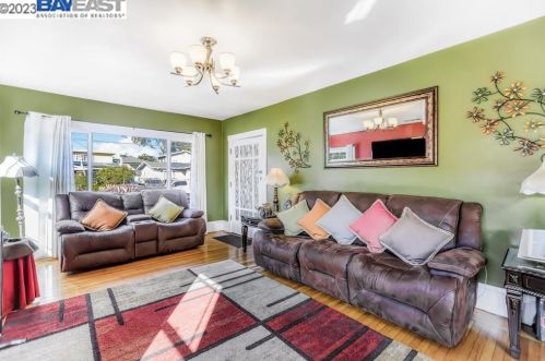 2708 Humboldt Ave, Oakland CA  94602-3635 exterior