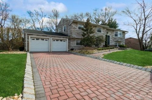1 Vauxhall Rd, East Brunswick, NJ 08816-1718