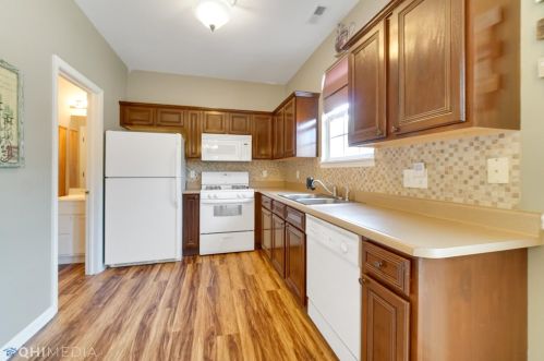 11818 Broadway, Crown Point IN  46307-8877 exterior