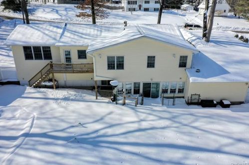 8 Adams Ln, Airmont, NY 10901-7114