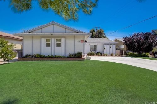 22536 Los Tigres Dr, Santa Clarita, CA 91350-2336