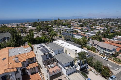 513 Dianthus St, Manhattan Beach CA  90266-6720 exterior