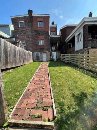 5229 Stanton Ave, Pittsburgh PA  15201-2592 exterior