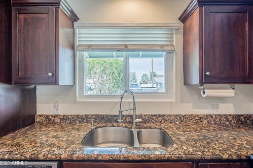 7819 17th Ave, Phoenix AZ  85021-7011 exterior