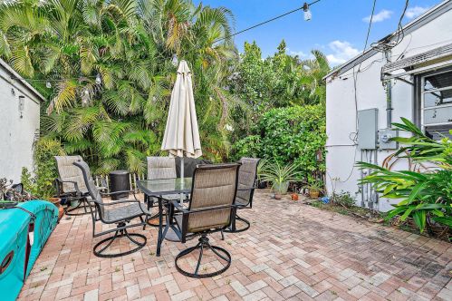 327 28 St, West Palm Beach FL  33404-4410 exterior