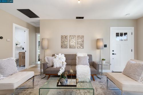 4216 Knoll Ave, Oakland CA  94619-3025 exterior