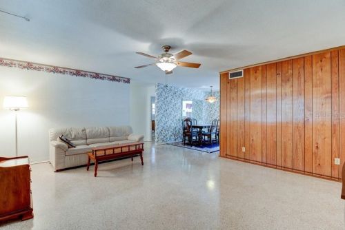 5655 Palm Ave, Daytona Beach FL 32117-3344 exterior