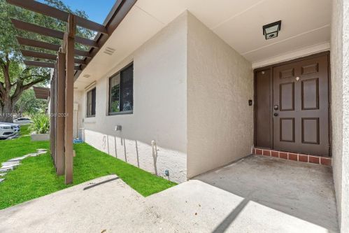 9667 16th Ct, Hollywood FL  33025-3688 exterior