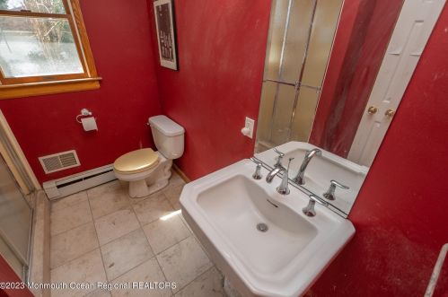 4 Fletcher Pl, Island Heights NJ  08732-7748 exterior