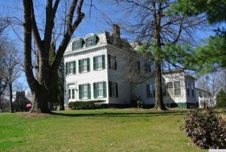 95 Mansion St, Coxsackie, NY 12051-1223
