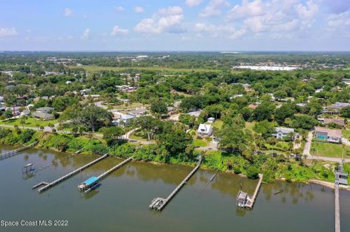 2915 Indian Riv Dr, Cocoa FL 32922-6607 exterior