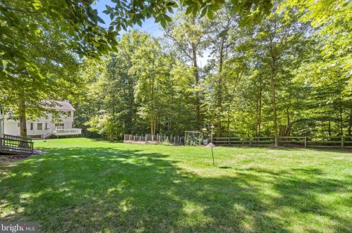 8819 Clinton Dr, Nokesville VA  20181-3205 exterior