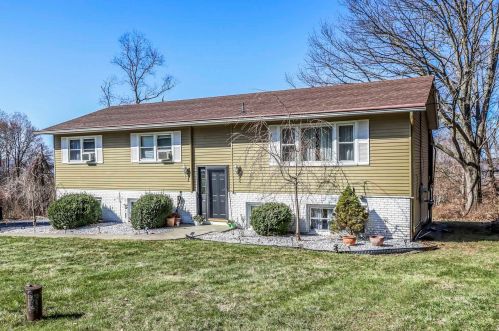 54 Mayfair Rd, Poughquag NY  12570-5012 exterior