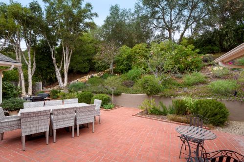 945 Aleeda Ln, Santa Barbara CA  93108-1900 exterior