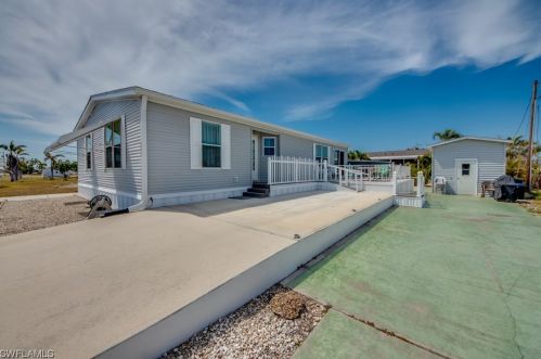 4918 Sandpiper Dr, Saint James City, FL 33956-2834