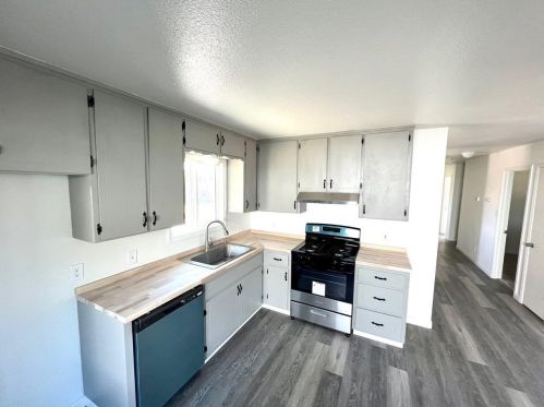 7076 Barbera Ave, Winton CA  95388-9302 exterior