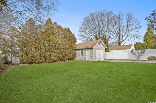 108 Chapman Ave, North Bellmore, NY 11710-3510