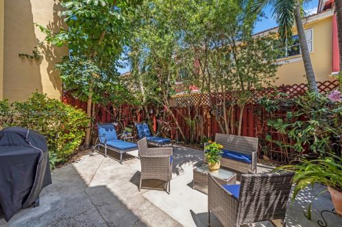 9027 18 St, Hollywood FL 33028-2501 exterior