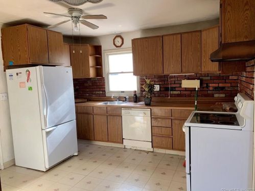 6 Mallard Rd, Norwalk, CT 06850-2004