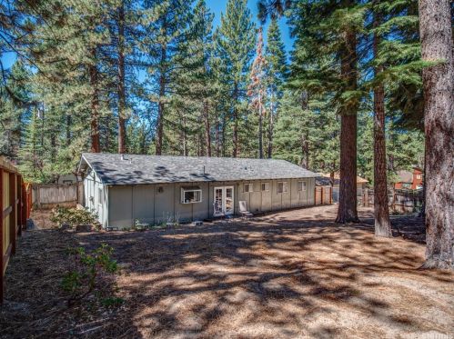 2582 Humboldt St, South Lake Tahoe CA  96150-7227 exterior