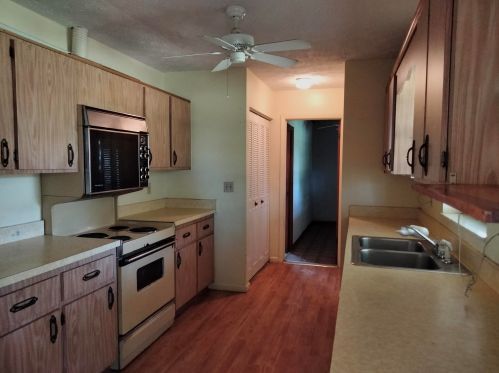 381 Lancaster Ave, Fort Pierce, FL 34984-4758