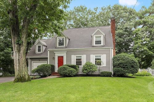 90 Laurel Dr, Needham, MA 02492-3205