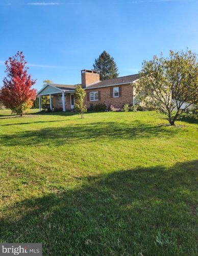 119 Fox Hill Rd, Lees Cross Roads, PA 17257-9720