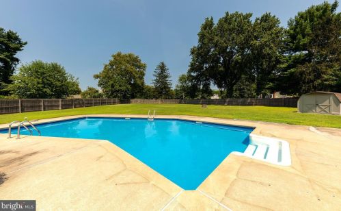 716 Carter Hill Dr, West Deptford NJ  08066-1903 exterior