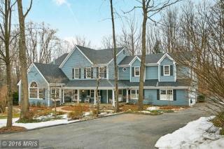 2009 Carrhill Rd, Vienna, VA 22181-2900