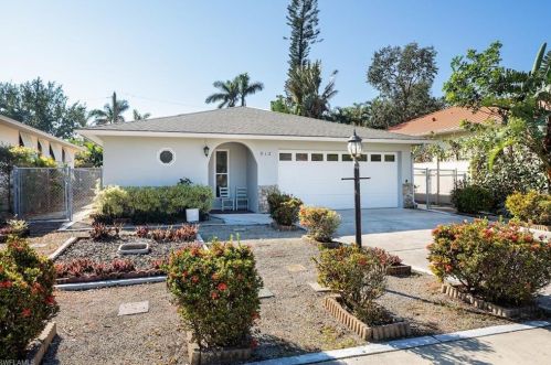 512 95th Ave, Naples, FL 34108-2453