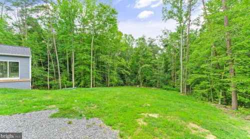 1077 Mountain View Rd, Fredericksburg VA  22406-4429 exterior