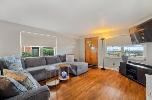 508 Montclair St, Pittsburgh PA 15217-2809 exterior