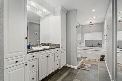 1155 Pacific Beach Dr, San Diego CA  92109-5149 exterior