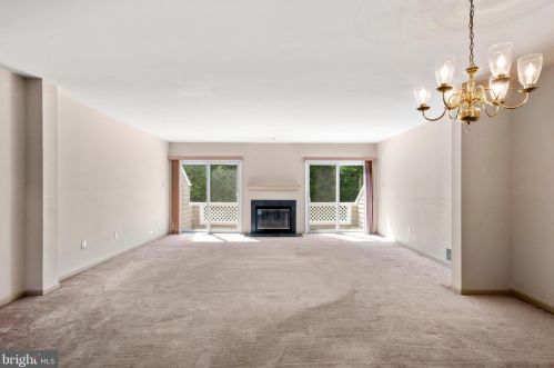 16 Cabot Dr, Wayne, PA