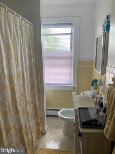 203 Woodlawn Ave, Florence NJ  08518-1011 exterior