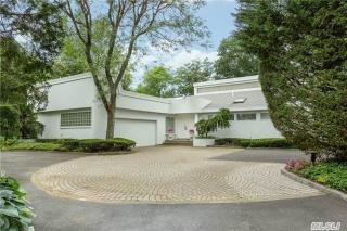 25 Heather Dr, East Hills, NY 11576-2210