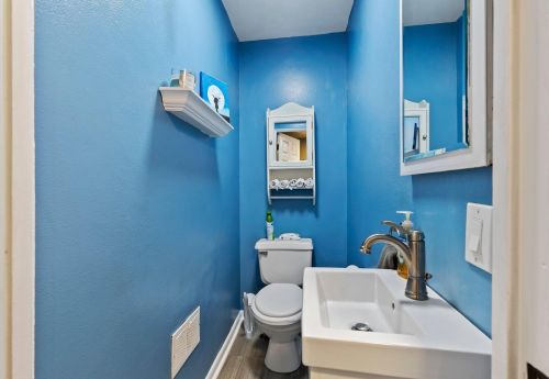 2524 60, Milwaukee WI 53219-2621 exterior