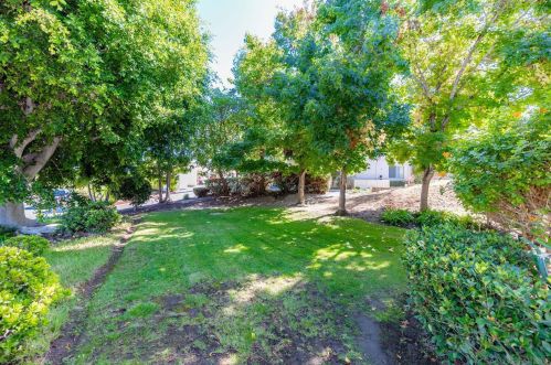 704 Silver Dr, Vista CA  92083-4243 exterior