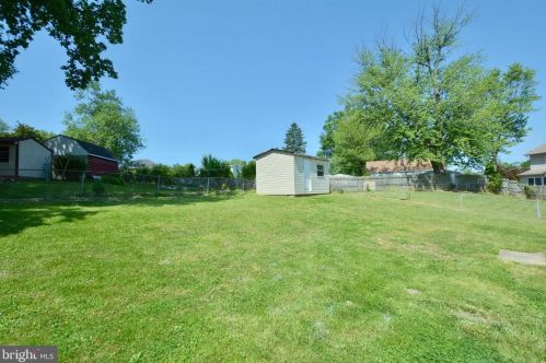 6717 Westcott Rd, Falls Church VA  22042-2717 exterior