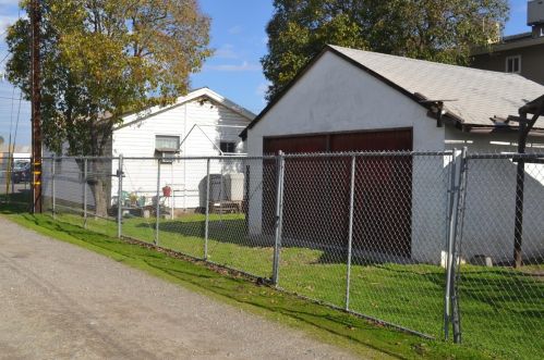 422 Pine St, Ripon CA  95366-2433 exterior