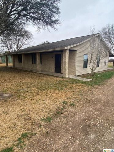 849 Hill Rd, Victoria, TX 77905-5481