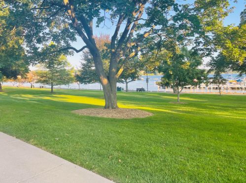 1321 Main St, Lake Geneva, WI 53147-1743