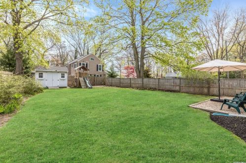 203 Academy St, Bay Port NY  11705-1827 exterior