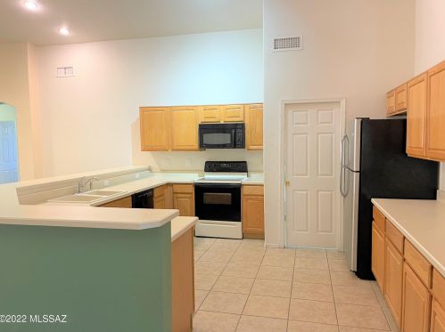 2986 Nicolette Dr, Tucson AZ  85730-6128 exterior