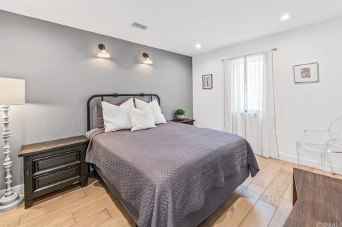 117 Harvard Ln, Seal Beach CA  90740-2508 exterior