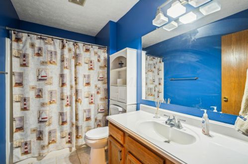 2552 Willowgate Rd, Darbydale OH  43123-1589 exterior